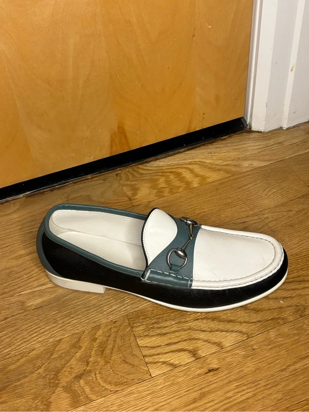 Gucci Men’s Size 11 White, Teal and Black Leather Horsebit Slip-On Loafers